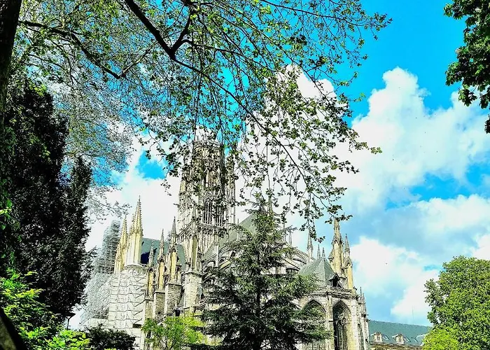 Le Romantique Jacuzzi Centre Apartment