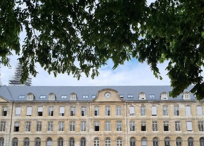 Le Romantique Jacuzzi Centre Apartment