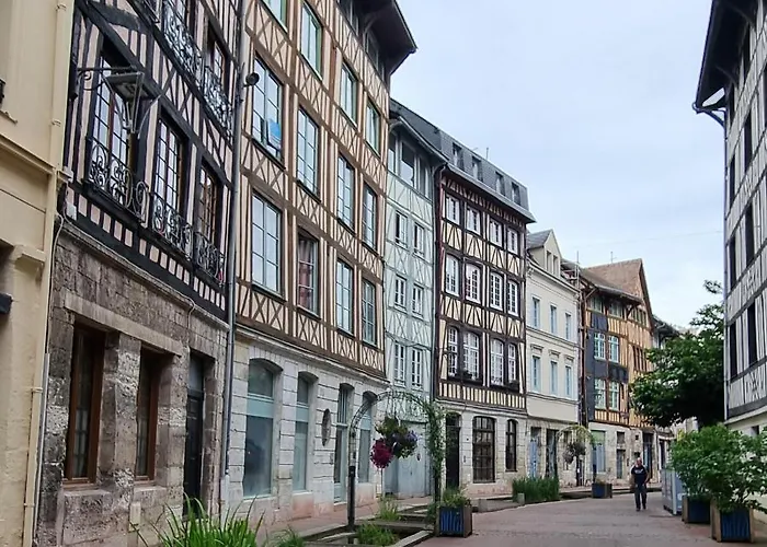 Le Romantique Jacuzzi Centre *